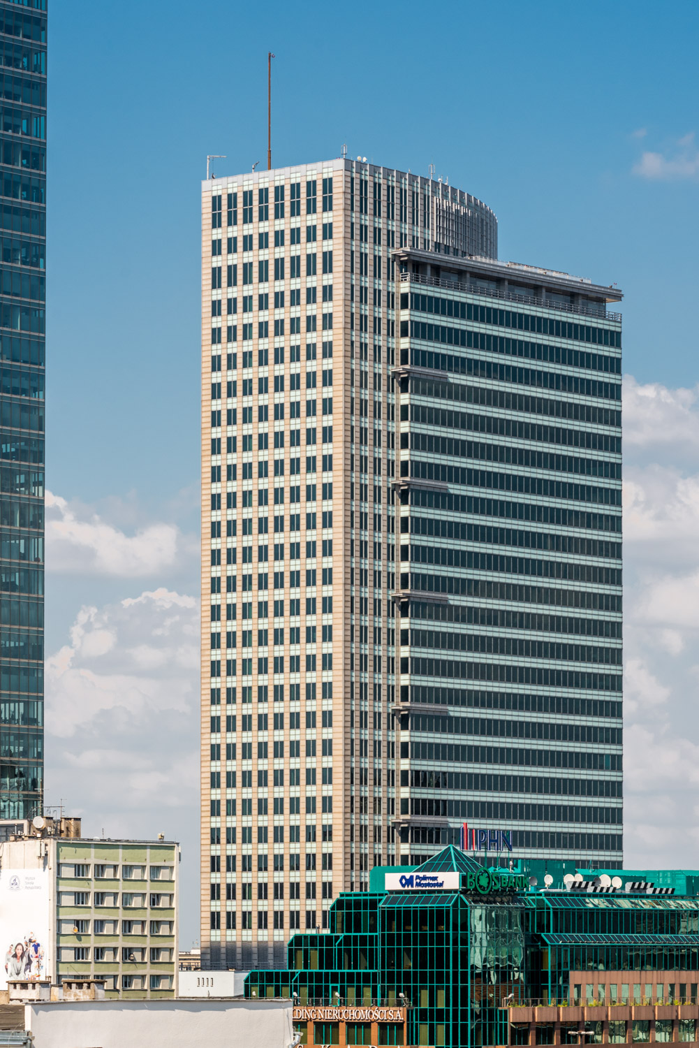 Zdjęcie architektury budynku Warsaw Financial Center